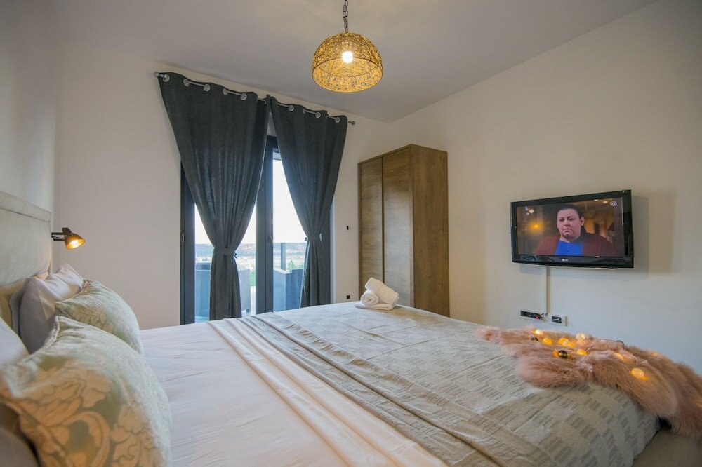 Фото Holiday House Luxury