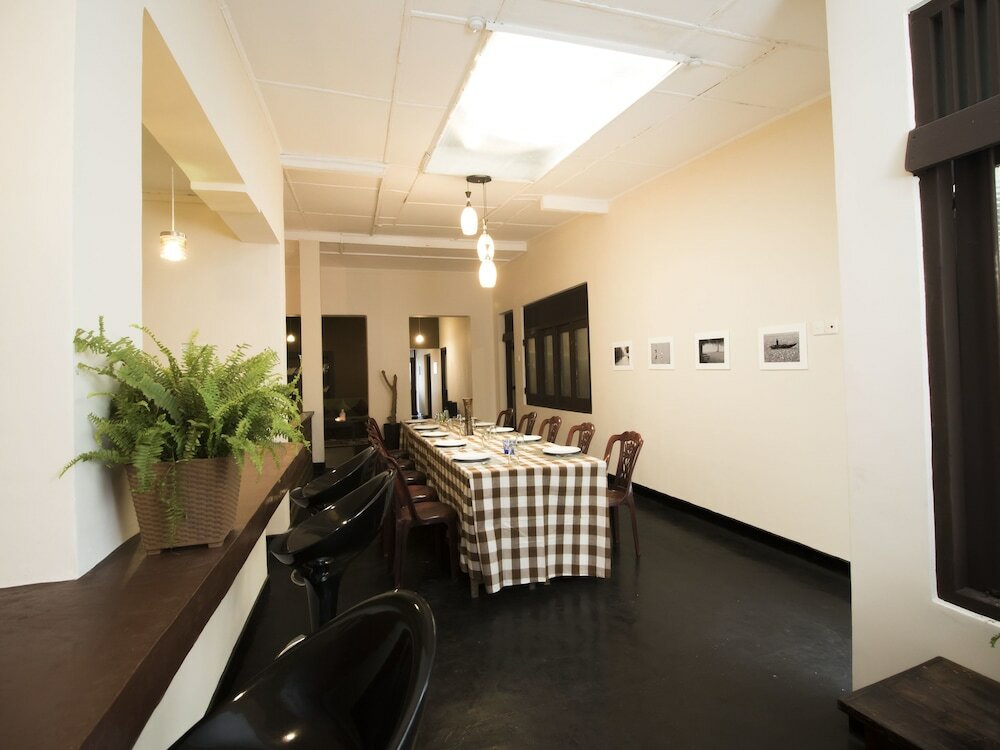 Фото The Oasis Hostel