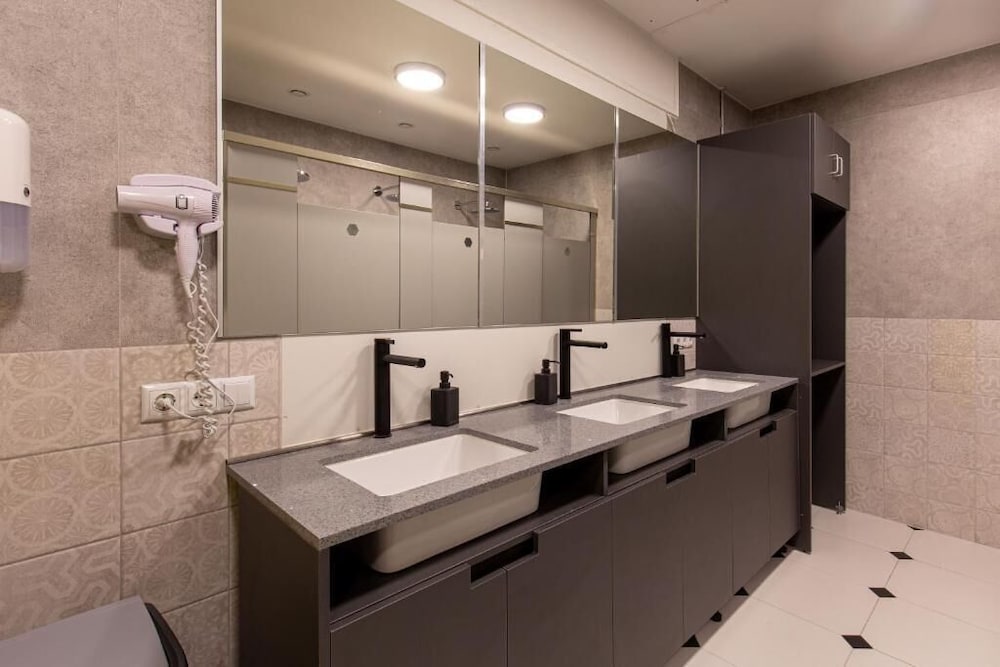 Фото Area24I7 Europaplatz Apartment