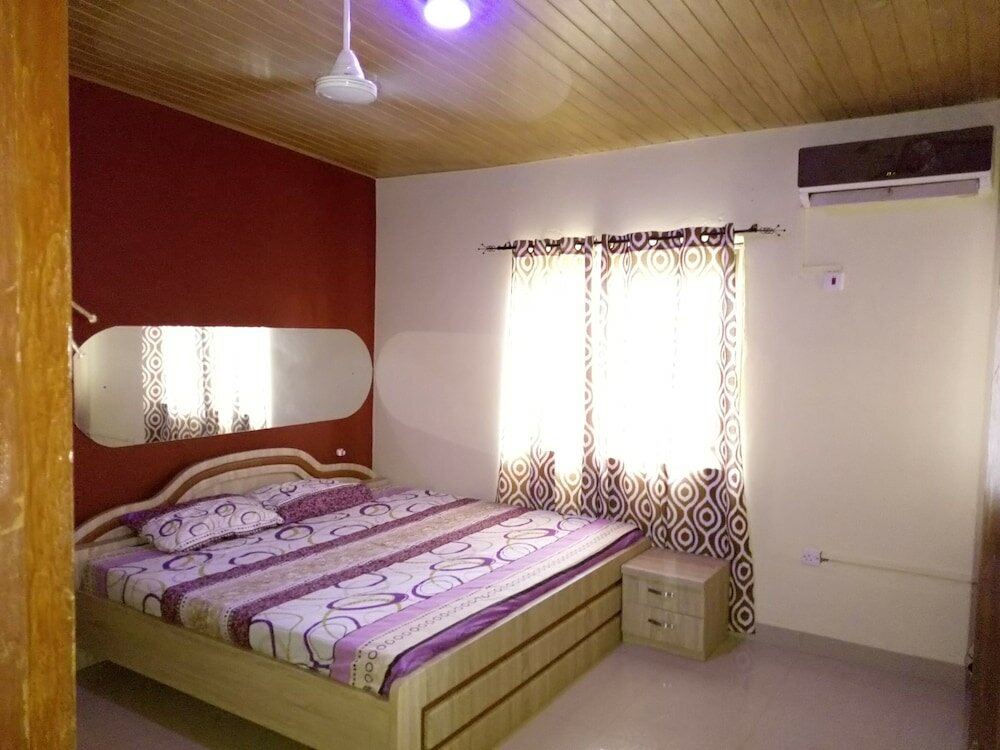 Фото Ronna apartments at Lakeside Estates