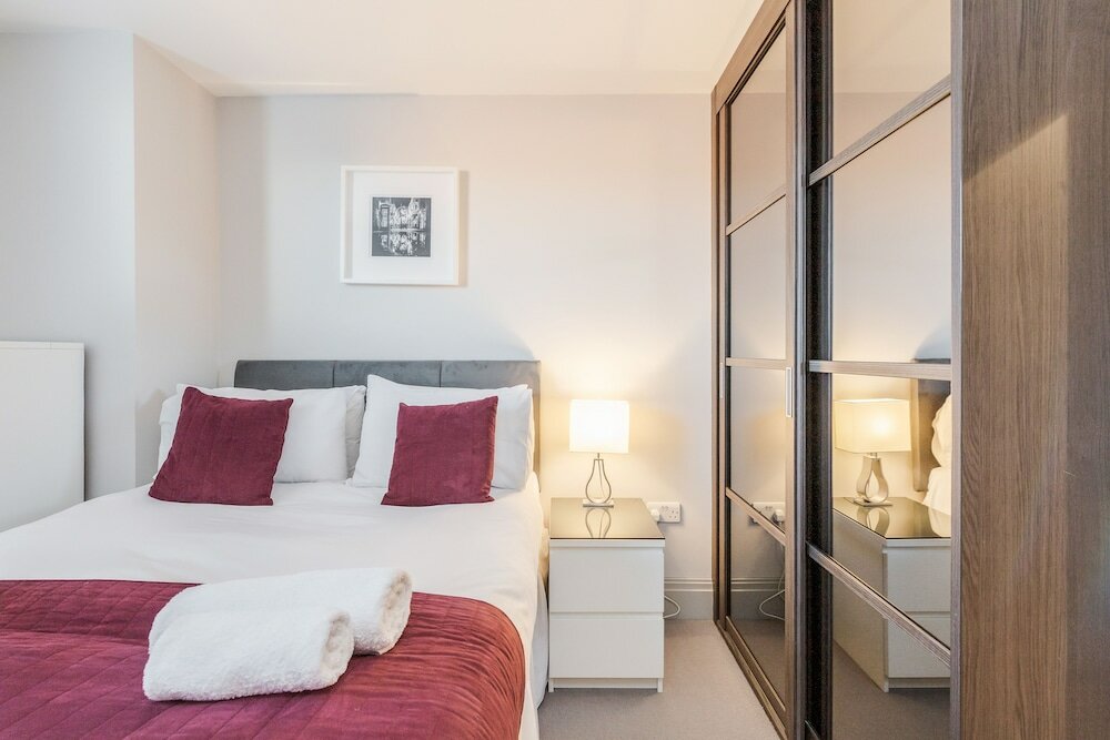 Фото Roomspace Apartments The Quadrant