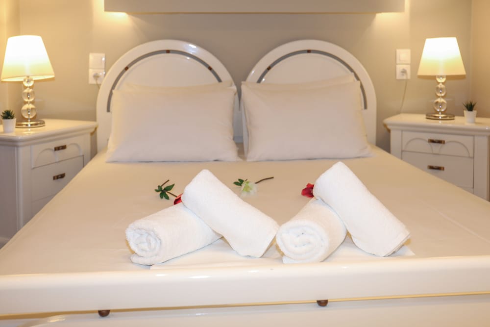 Фото Chrissomallis Apartments