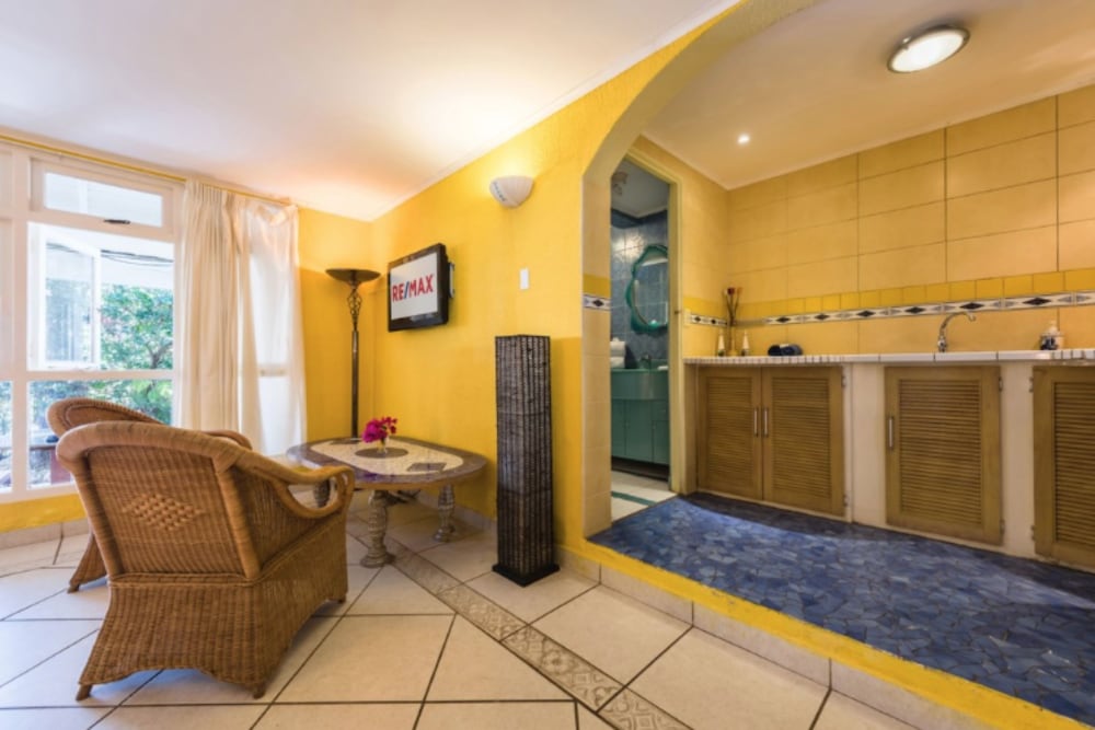 Фото Sunflower Villa Studios by Cmd