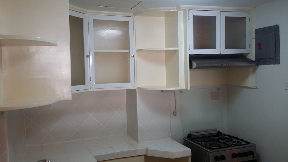 Фото Obaid's Condo in Winland Towers