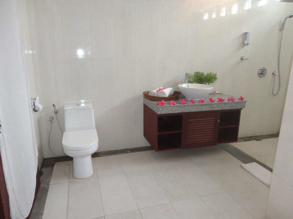 Фото Monkey Forest Bungalow