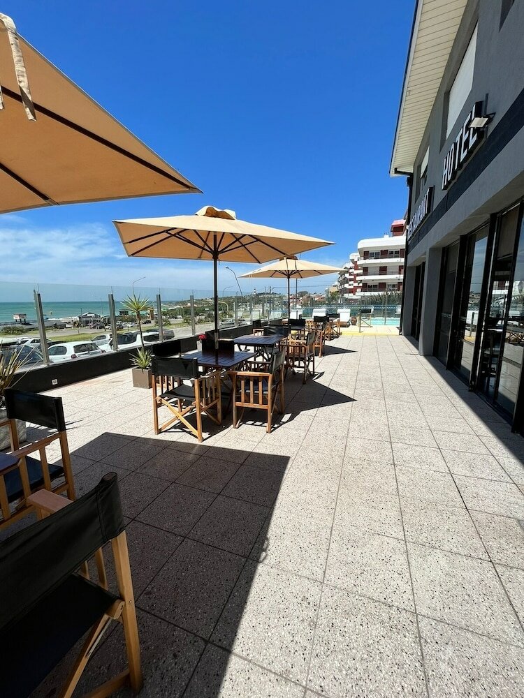 Фото Hotel Aatrac