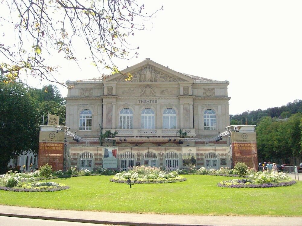 Фото отеля 1