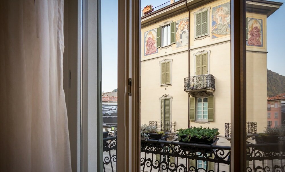 Фото MyHomeInComo - MC Julian Apartment