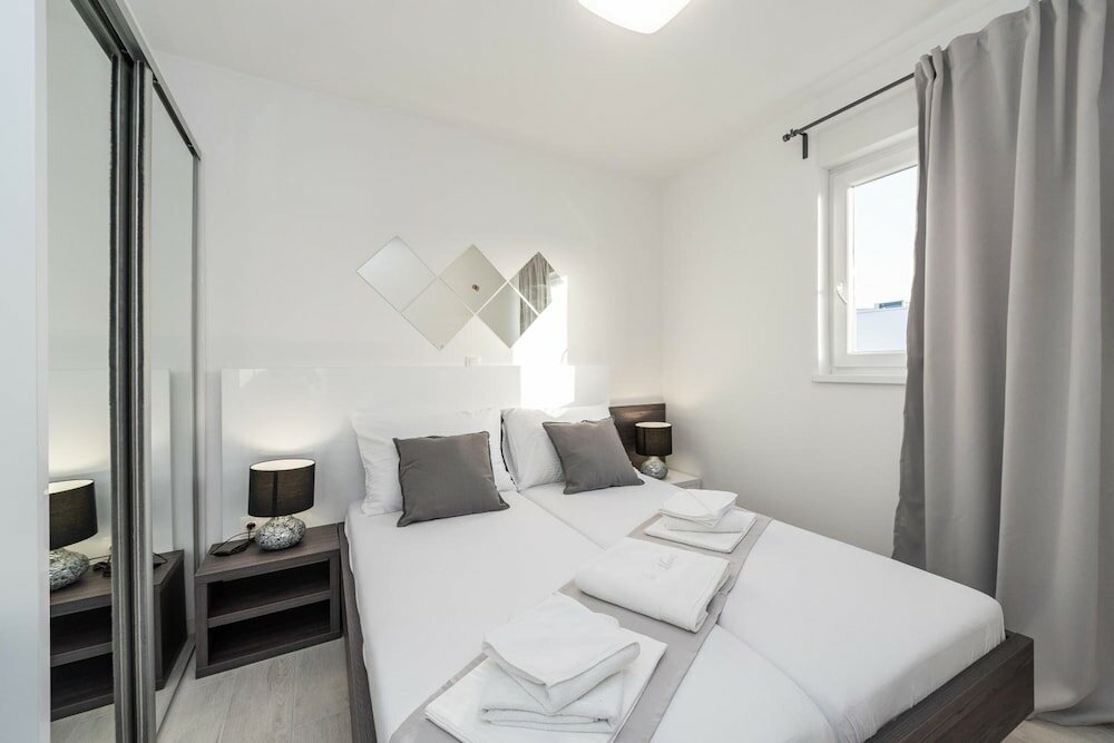 Фото Apartments & Rooms Pool Villas Maris