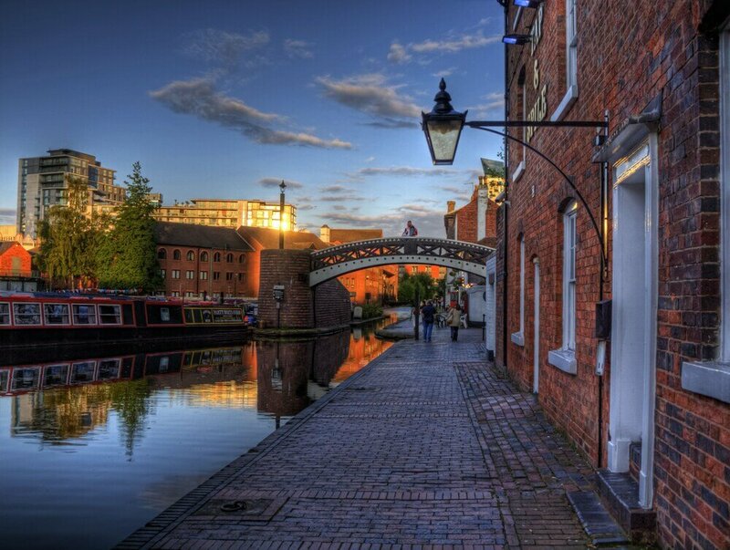 Гостиница Tudors eSuites Birmingham Canalside Apartments в Бирмингеме