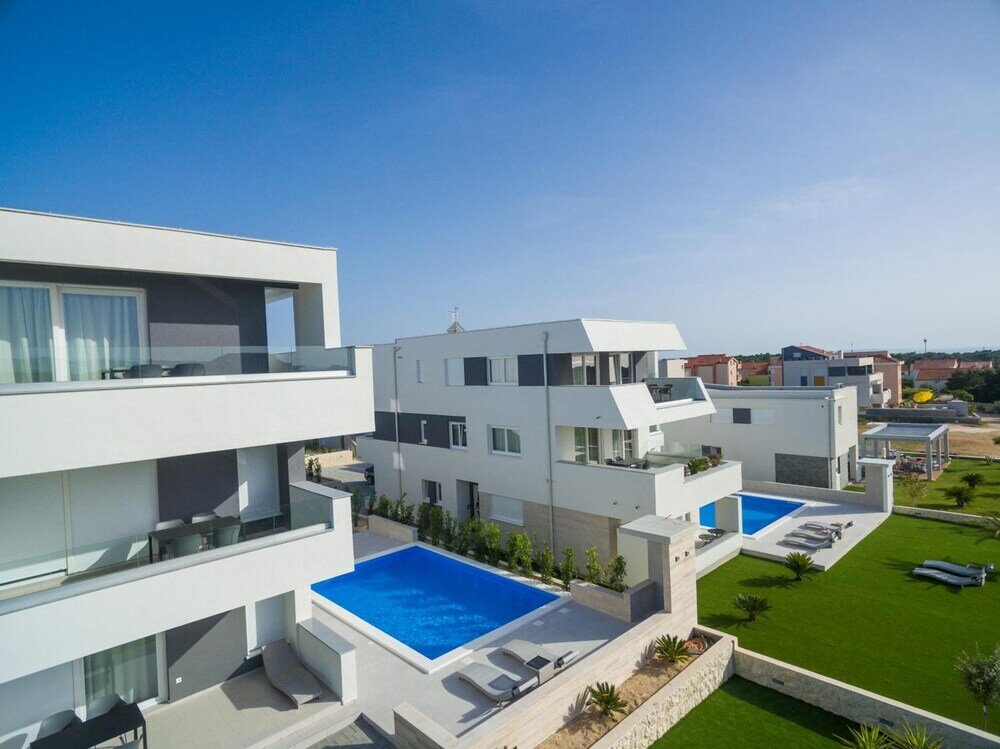 Фото Apartments & Rooms Pool Villas Maris