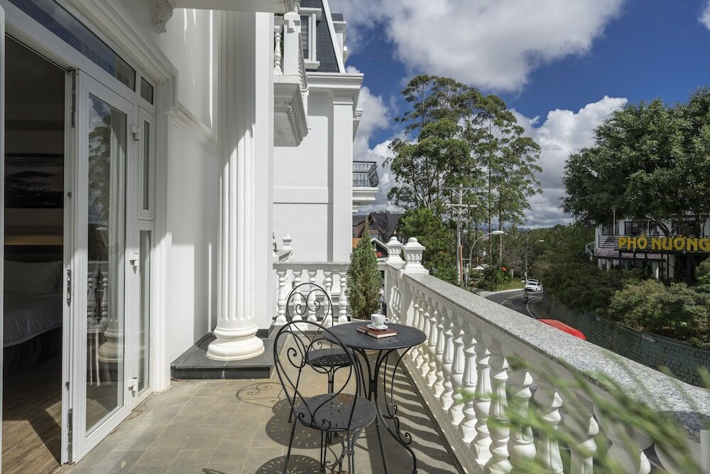 Фото New Life Dalat Hotel