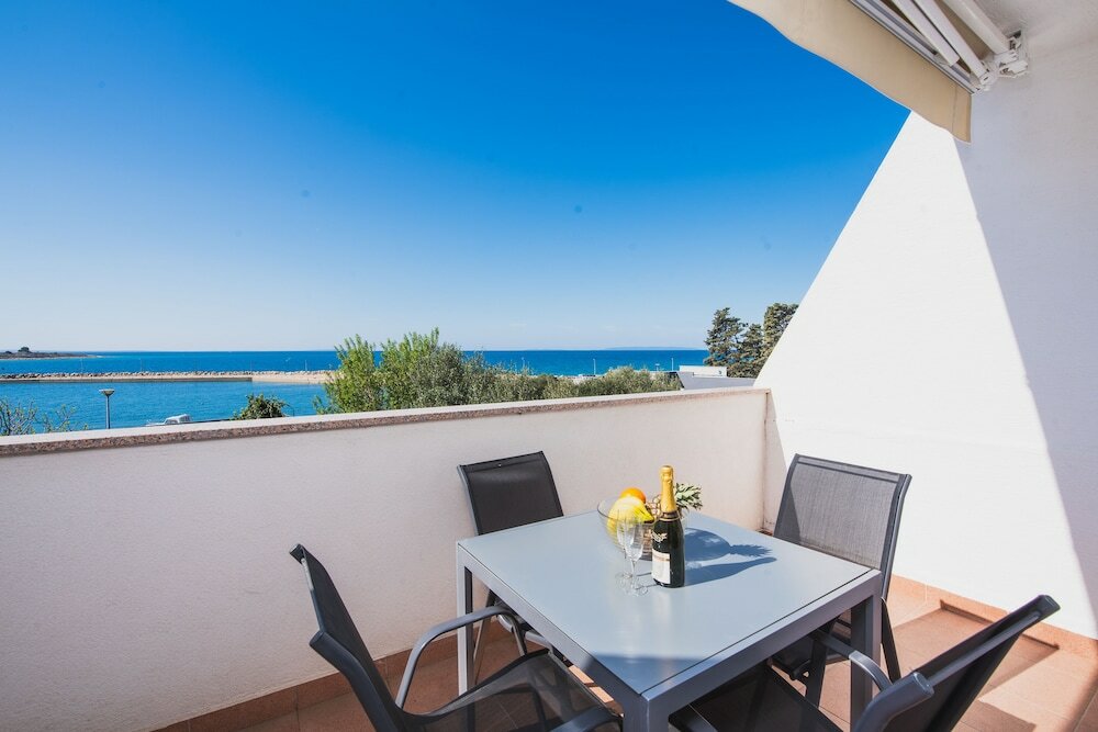 Фото Apartments by the Sea Semy