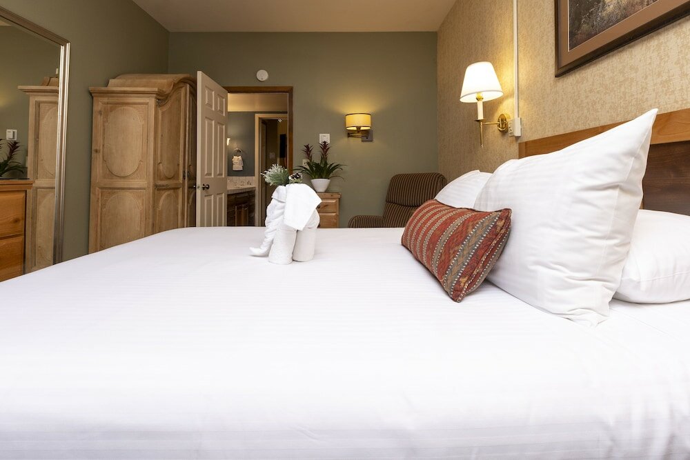 Фото GetAways at Olympic Village Inn