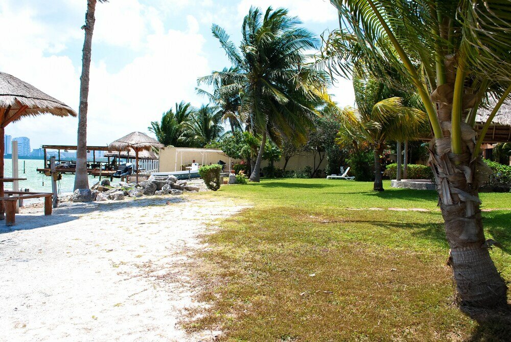 Фото Pok-Ta-Pok Guest House