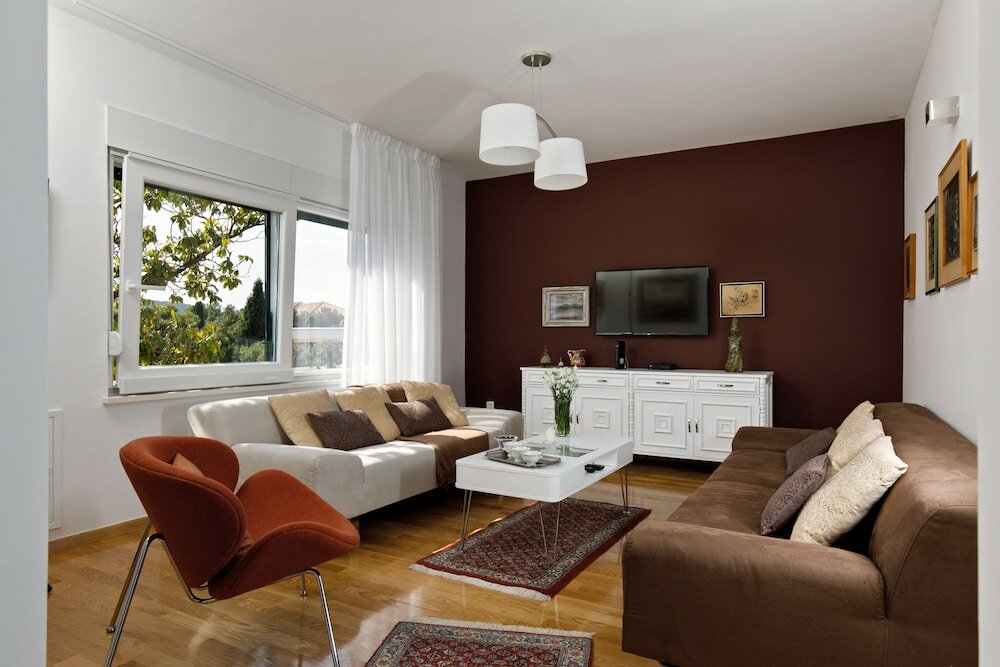 Фото Luxury beach apartment private parking