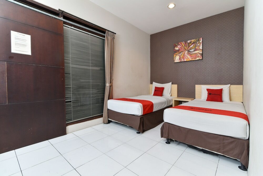 Фото RedDoorz Plus @ Raya Legian