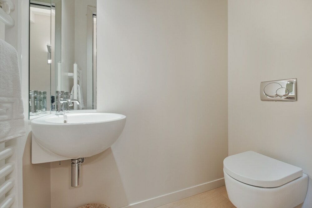 Фото In the Shadow of the Two Towers