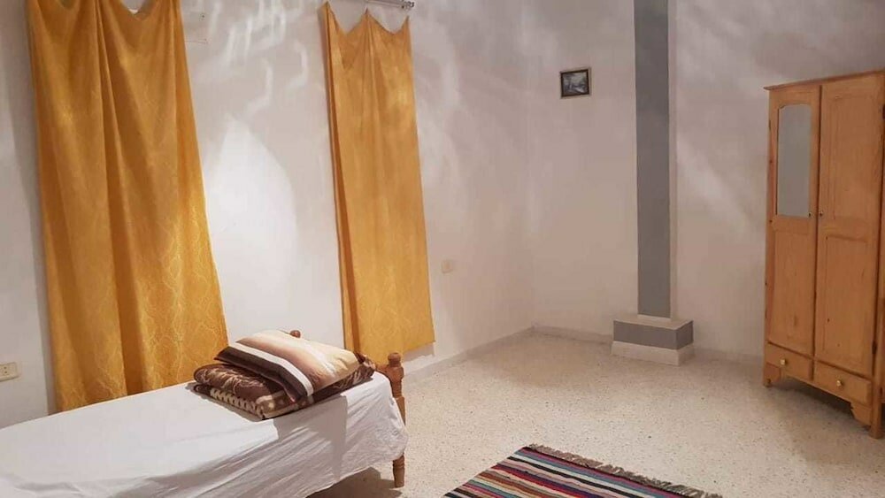 Фото Cheap & Cheerful