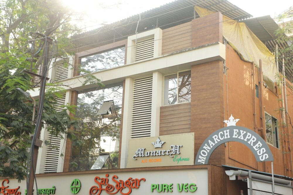 Фото Monarch Express