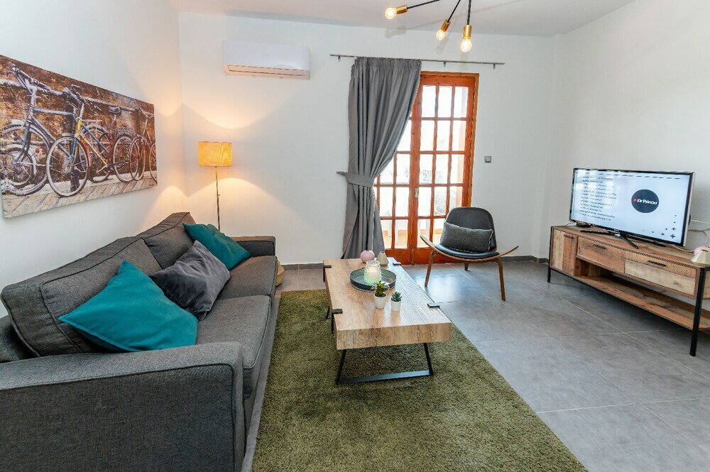 Фото Jonathan City Apartments