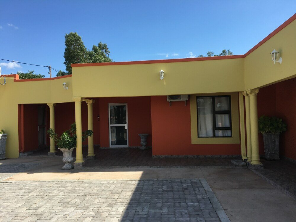 Фото отеля 1