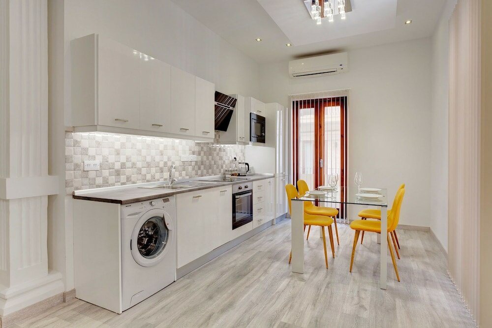 Фото Magical Rooftop Penthouse, Best Location In Sliema