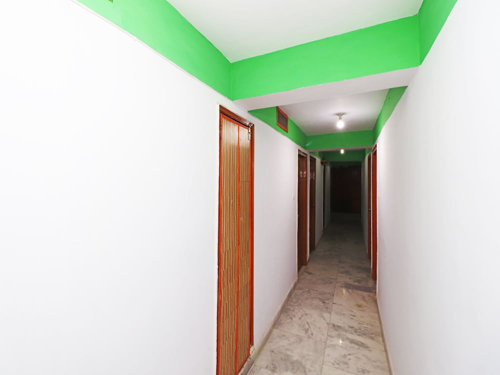 Фото Spot On 43882 Hotel Jeevak International