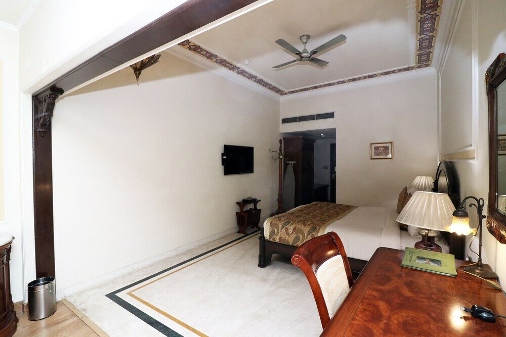 Фото Oyo 25046 Hotel The Orient Taj