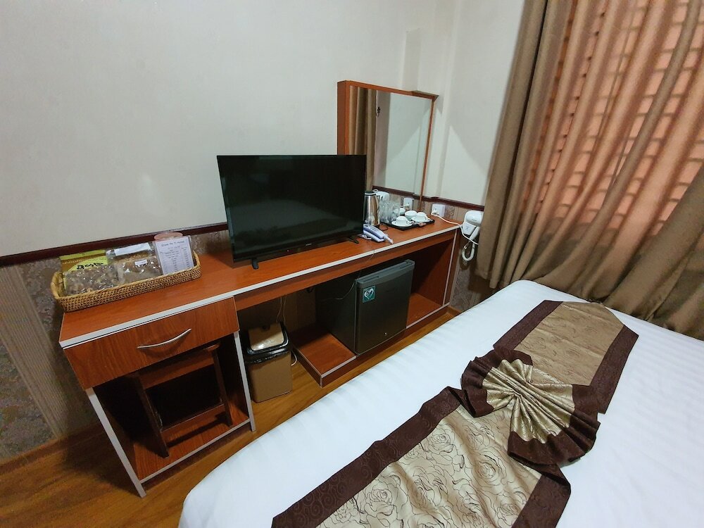 Фото Shwe Pe Ti Hotel