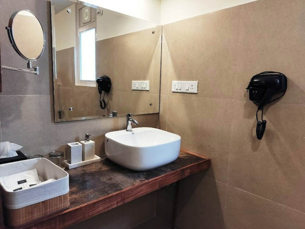 Фото Dev Bhoomi Farms & Cottages