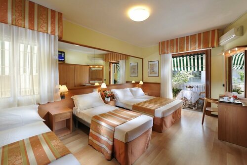 Гостиница Hotel Al Prater в Линьяно-Саббьядоро