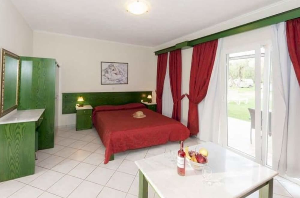 Фото L'Eremo Luxury Apartments