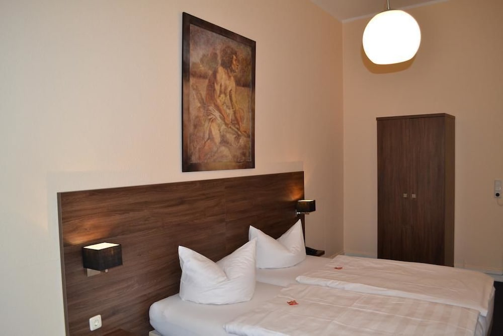 Фото Hotel Am Landeshaus