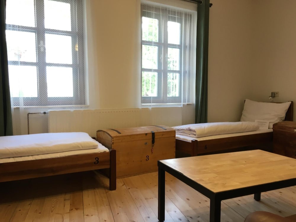 Фото Castle-Wall-Inn - Hostel