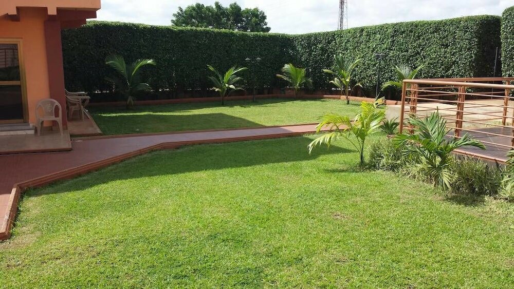 Фото Ponderosa Travel Lodge