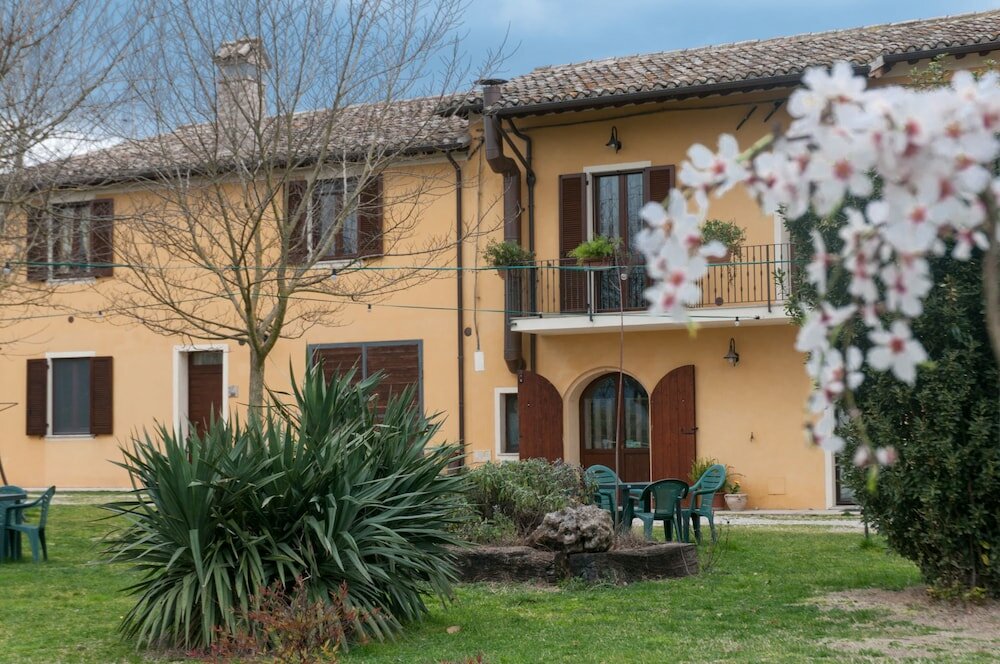 Фото Agriturismo Lustrinu