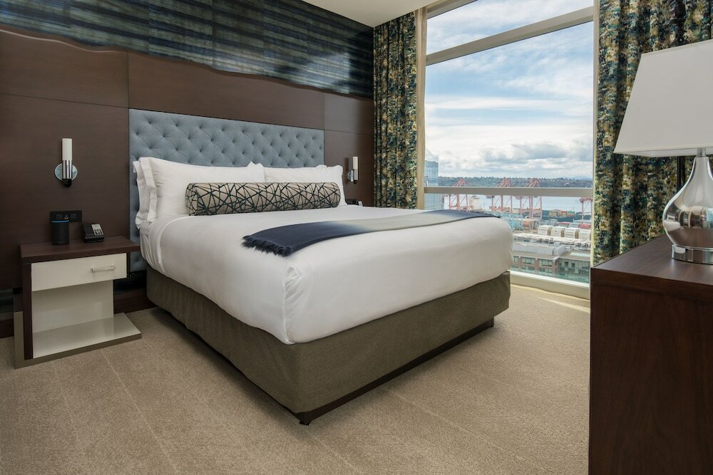 Фото Embassy Suites by Hilton Seattle Downtown Pioneer Square