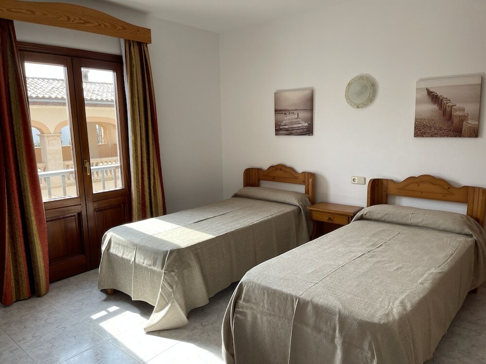 Фото Hostal Can Gallu