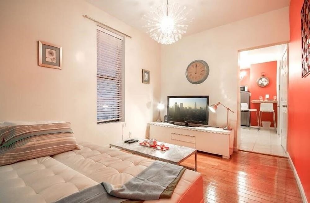 Фото Washington Heights Apartments