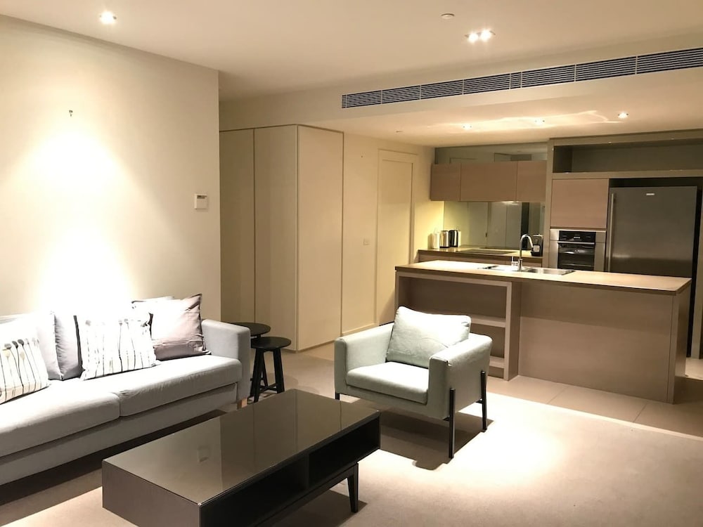 Фото Melbourne Docklands Convesso Seaview Apartment