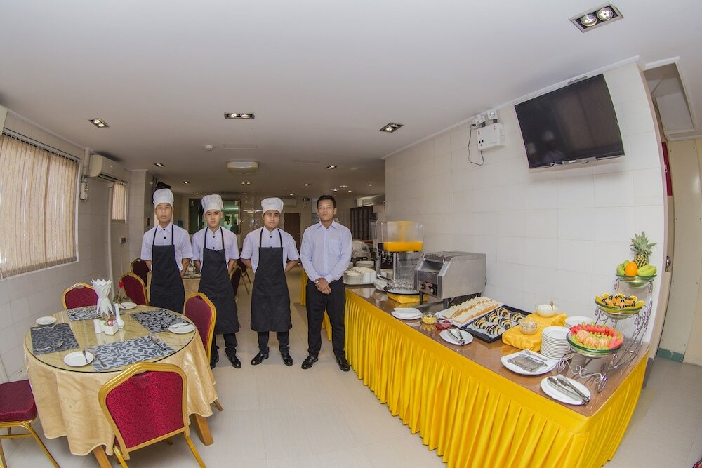 Фото Diamond Rise Hotel Mandalay