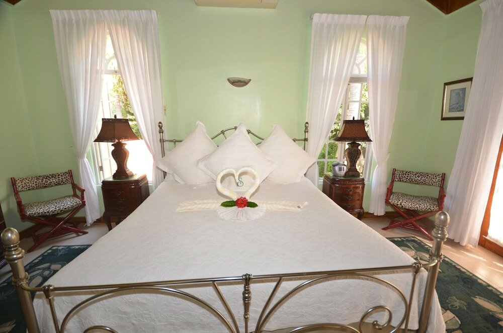 Фото Summerhill, 8br by Jamaican Treasures