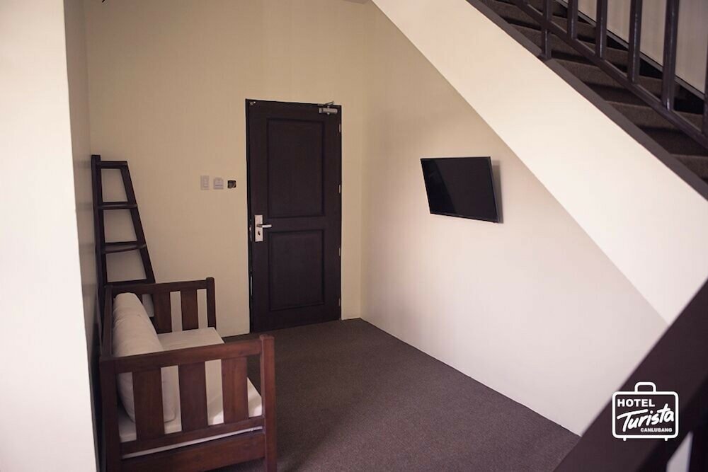 Фото Hotel Turista Canlubang