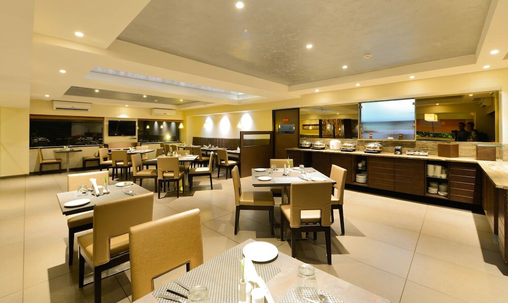 Фото Treebo swastik