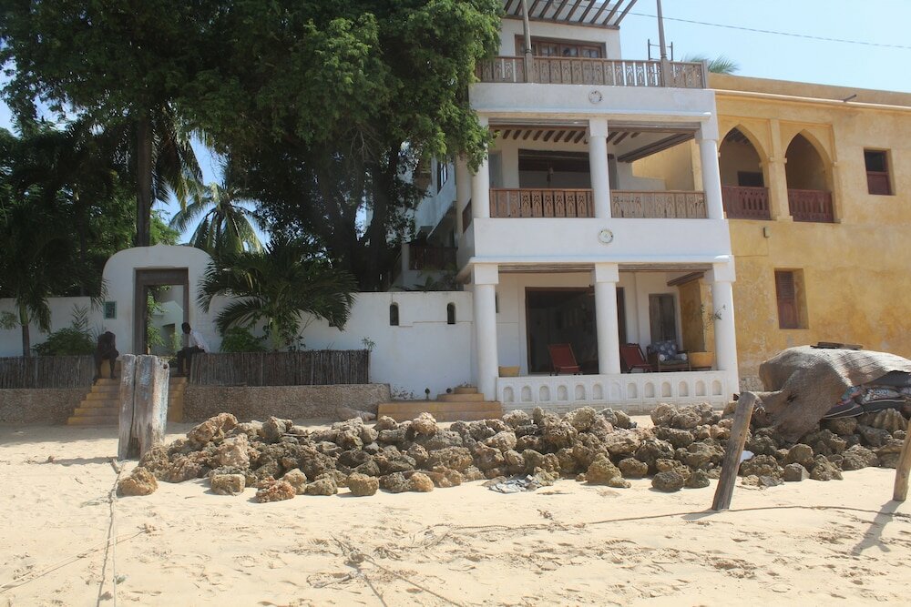 Фото Kijani Hotel