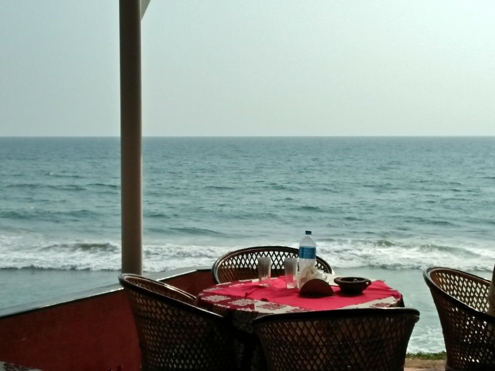 Фото Black Beach Resort