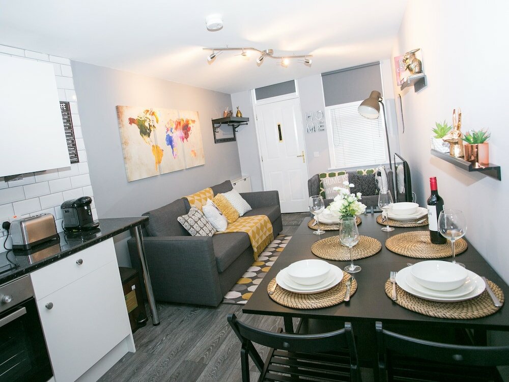 Фото Malone Place Apartment