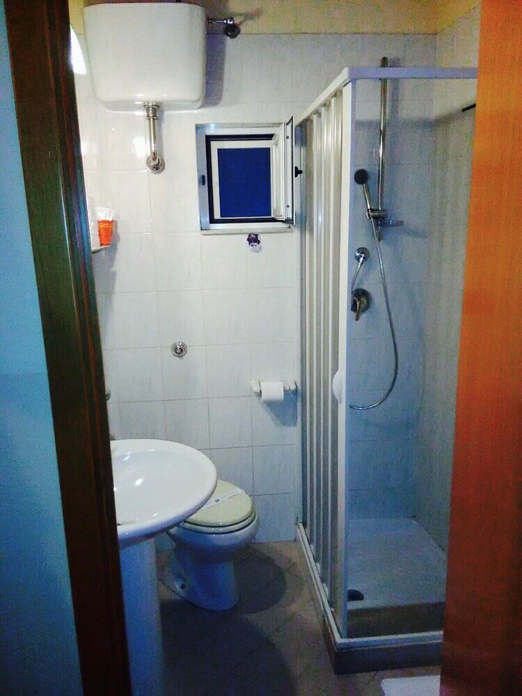 Фото Room Economy