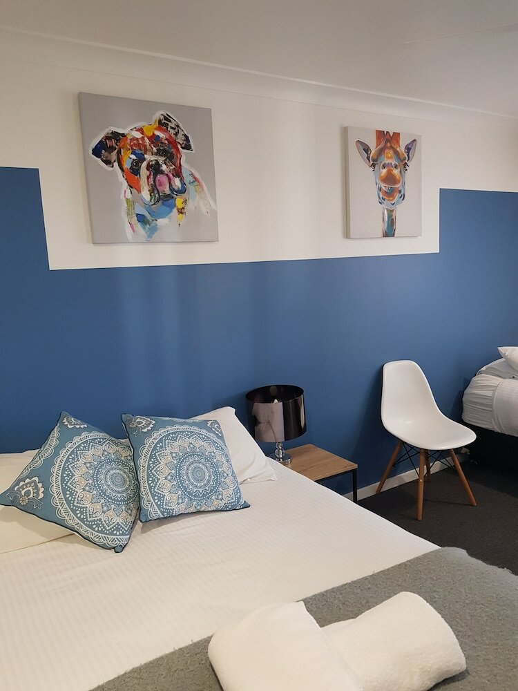 Фото Town House Motor Inn